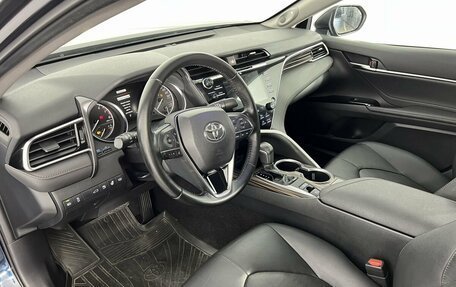Toyota Camry, 2019 год, 2 880 000 рублей, 17 фотография