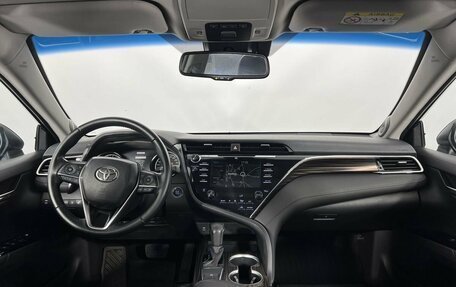 Toyota Camry, 2019 год, 2 880 000 рублей, 15 фотография