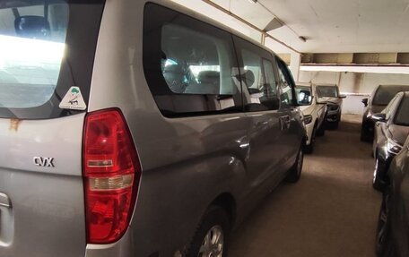 Hyundai Grand Starex Grand Starex I рестайлинг 2, 2011 год, 1 045 000 рублей, 2 фотография