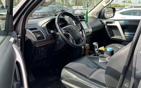 Toyota Land Cruiser Prado 150 рестайлинг 2, 2019 год, 5 800 000 рублей, 2 фотография