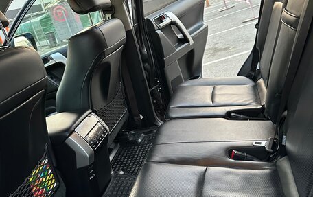 Toyota Land Cruiser Prado 150 рестайлинг 2, 2019 год, 5 800 000 рублей, 4 фотография