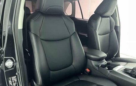 Toyota RAV4, 2023 год, 2 560 000 рублей, 13 фотография