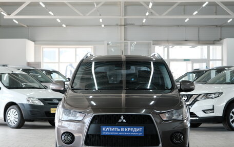 Mitsubishi Outlander III рестайлинг 3, 2009 год, 1 299 000 рублей, 2 фотография