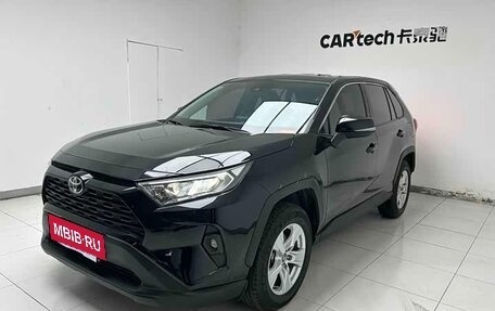 Toyota RAV4, 2023 год, 2 560 000 рублей, 4 фотография