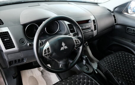 Mitsubishi Outlander III рестайлинг 3, 2009 год, 1 299 000 рублей, 10 фотография