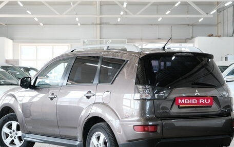 Mitsubishi Outlander III рестайлинг 3, 2009 год, 1 299 000 рублей, 4 фотография