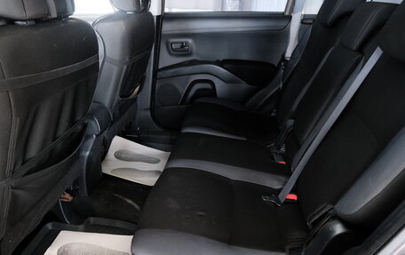 Mitsubishi Outlander III рестайлинг 3, 2009 год, 1 299 000 рублей, 22 фотография