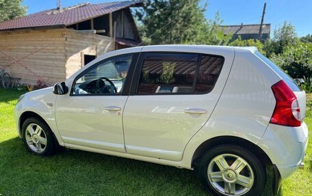 Renault Sandero I, 2014 год, 990 000 рублей, 7 фотография