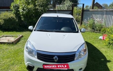 Renault Sandero I, 2014 год, 990 000 рублей, 2 фотография