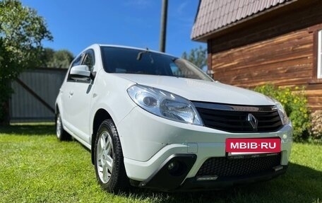 Renault Sandero I, 2014 год, 990 000 рублей, 3 фотография