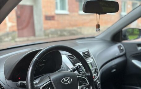 Hyundai Solaris II рестайлинг, 2012 год, 620 000 рублей, 6 фотография