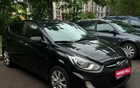 Hyundai Solaris II рестайлинг, 2012 год, 620 000 рублей, 5 фотография