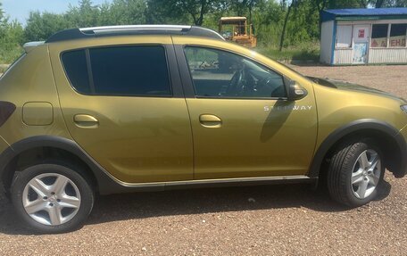Renault Sandero II рестайлинг, 2015 год, 900 000 рублей, 3 фотография