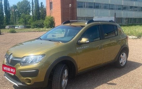 Renault Sandero II рестайлинг, 2015 год, 900 000 рублей, 2 фотография