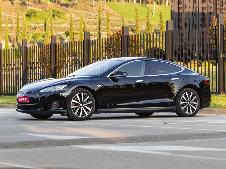Tesla Model S I, 2016 год, 2 790 000 рублей, 2 фотография