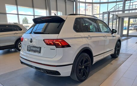 Volkswagen Tiguan II, 2021 год, 3 790 000 рублей, 5 фотография