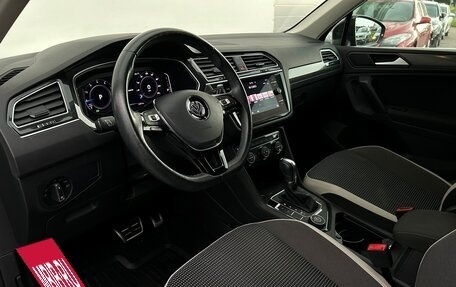 Volkswagen Tiguan II, 2019 год, 2 527 800 рублей, 5 фотография