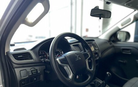 Mitsubishi L200 IV рестайлинг, 2019 год, 2 150 000 рублей, 10 фотография