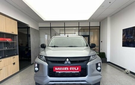 Mitsubishi L200 IV рестайлинг, 2019 год, 2 150 000 рублей, 2 фотография
