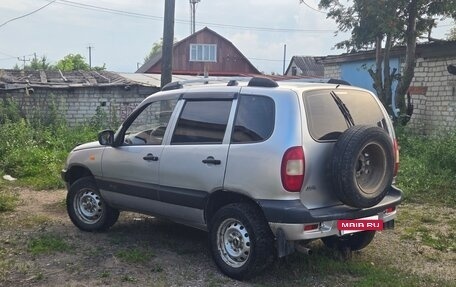 Chevrolet Niva I рестайлинг, 2004 год, 180 000 рублей, 3 фотография