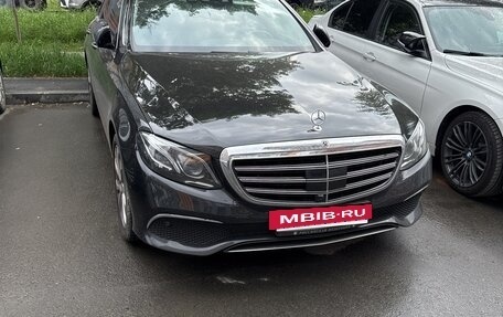 Mercedes-Benz E-Класс, 2020 год, 4 450 000 рублей, 15 фотография