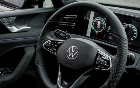 Volkswagen Tiguan, 2024 год, 4 120 000 рублей, 11 фотография