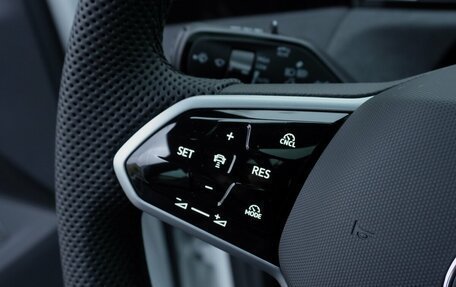 Volkswagen Tiguan, 2024 год, 4 120 000 рублей, 15 фотография