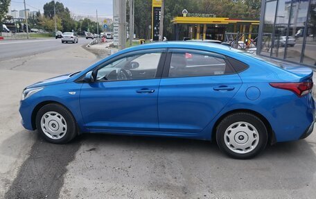 Hyundai Solaris II рестайлинг, 2017 год, 800 000 рублей, 1 фотография