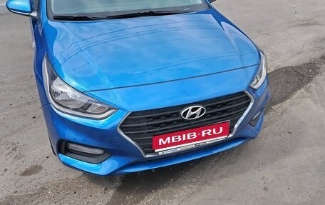 Hyundai Solaris II рестайлинг, 2017 год, 800 000 рублей, 3 фотография