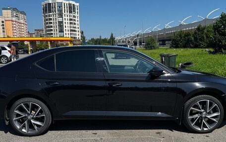 Skoda Superb III рестайлинг, 2020 год, 2 300 000 рублей, 2 фотография