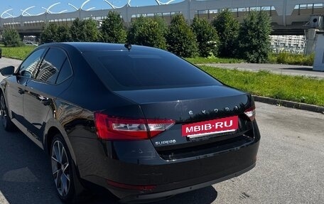 Skoda Superb III рестайлинг, 2020 год, 2 300 000 рублей, 5 фотография