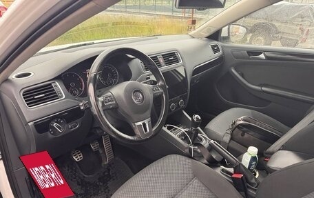 Volkswagen Jetta VI, 2014 год, 1 300 000 рублей, 2 фотография