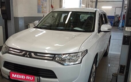 Mitsubishi Outlander III рестайлинг 3, 2013 год, 1 145 000 рублей, 1 фотография