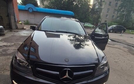 Mercedes-Benz C-Класс, 2011 год, 1 300 000 рублей, 1 фотография
