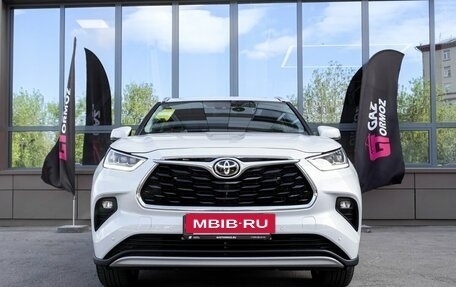 Toyota Highlander, 2024 год, 4 690 000 рублей, 3 фотография