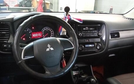 Mitsubishi Outlander III рестайлинг 3, 2013 год, 1 145 000 рублей, 5 фотография