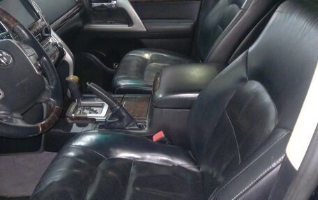 Toyota Land Cruiser 200, 2012 год, 3 650 000 рублей, 6 фотография