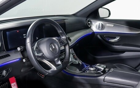 Mercedes-Benz E-Класс, 2017 год, 3 195 000 рублей, 10 фотография