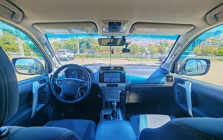 Toyota Land Cruiser Prado 150 рестайлинг 2, 2017 год, 4 550 000 рублей, 13 фотография