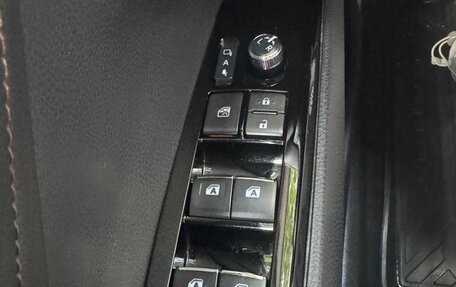 Toyota Camry, 2019 год, 2 500 000 рублей, 13 фотография