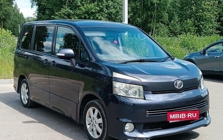 Toyota Voxy II, 2007 год, 1 000 000 рублей, 2 фотография