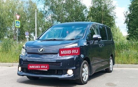 Toyota Voxy II, 2007 год, 1 000 000 рублей, 4 фотография