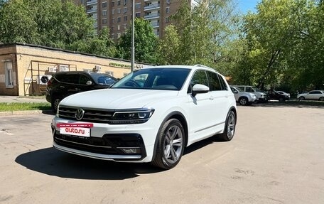 Volkswagen Tiguan II, 2018 год, 3 150 000 рублей, 3 фотография