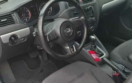 Volkswagen Jetta VI, 2013 год, 1 300 000 рублей, 9 фотография