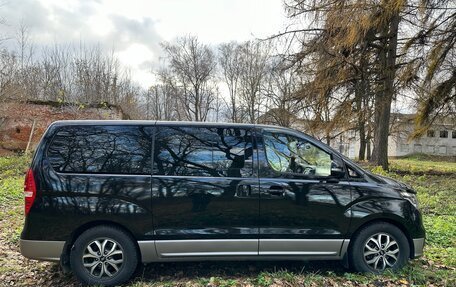 Hyundai H-1 II рестайлинг, 2019 год, 3 300 000 рублей, 2 фотография