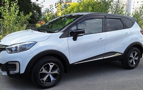 Renault Kaptur I рестайлинг, 2021 год, 1 600 000 рублей, 2 фотография