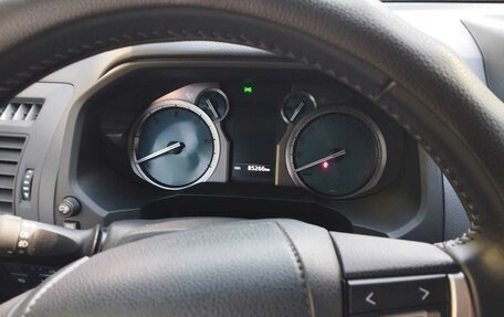 Toyota Land Cruiser Prado 150 рестайлинг 2, 2020 год, 6 300 000 рублей, 6 фотография