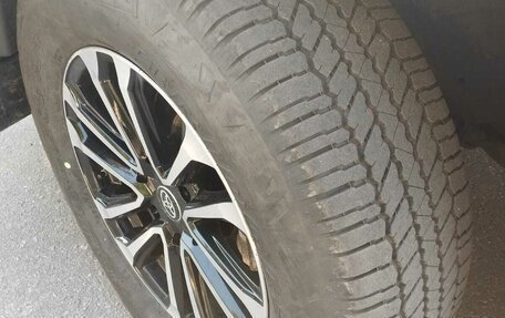 Toyota Land Cruiser Prado 150 рестайлинг 2, 2020 год, 6 300 000 рублей, 10 фотография