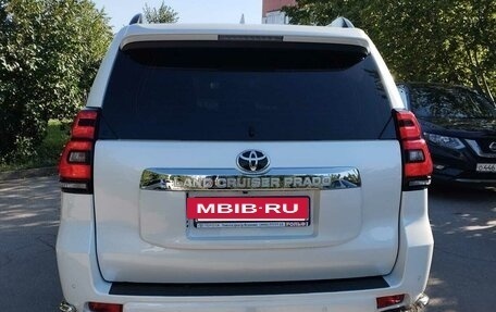 Toyota Land Cruiser Prado 150 рестайлинг 2, 2020 год, 6 300 000 рублей, 5 фотография