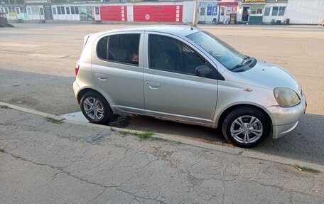 Toyota Yaris I рестайлинг, 2000 год, 240 000 рублей, 1 фотография